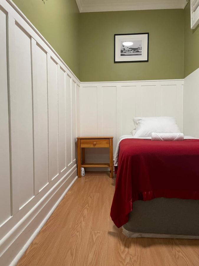 Small Private La Bedroom W Wifi - Private Fridge - Ac Near Usc - Exposition Park - Usc Memorial Coliseum - Banc Of California Bmo Stadium - Downtown Angeles Dtla - Of Southern California Usc!!! Habitación en casa particular *