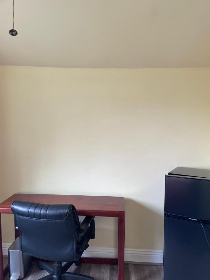 Small Private La Bedroom W Wifi - Private Fridge - Ac Near Usc - Exposition Park - Usc Memorial Coliseum - Banc Of California Bmo Stadium - Downtown Angeles Dtla - Of Southern California Usc!!! *