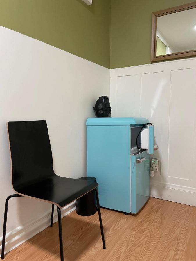 Small Private La Bedroom W Wifi - Private Fridge - Ac Near Usc - Exposition Park - Usc Memorial Coliseum - Banc Of California Bmo Stadium - Downtown Angeles Dtla - Of Southern California Usc!!! Habitación en casa particular *