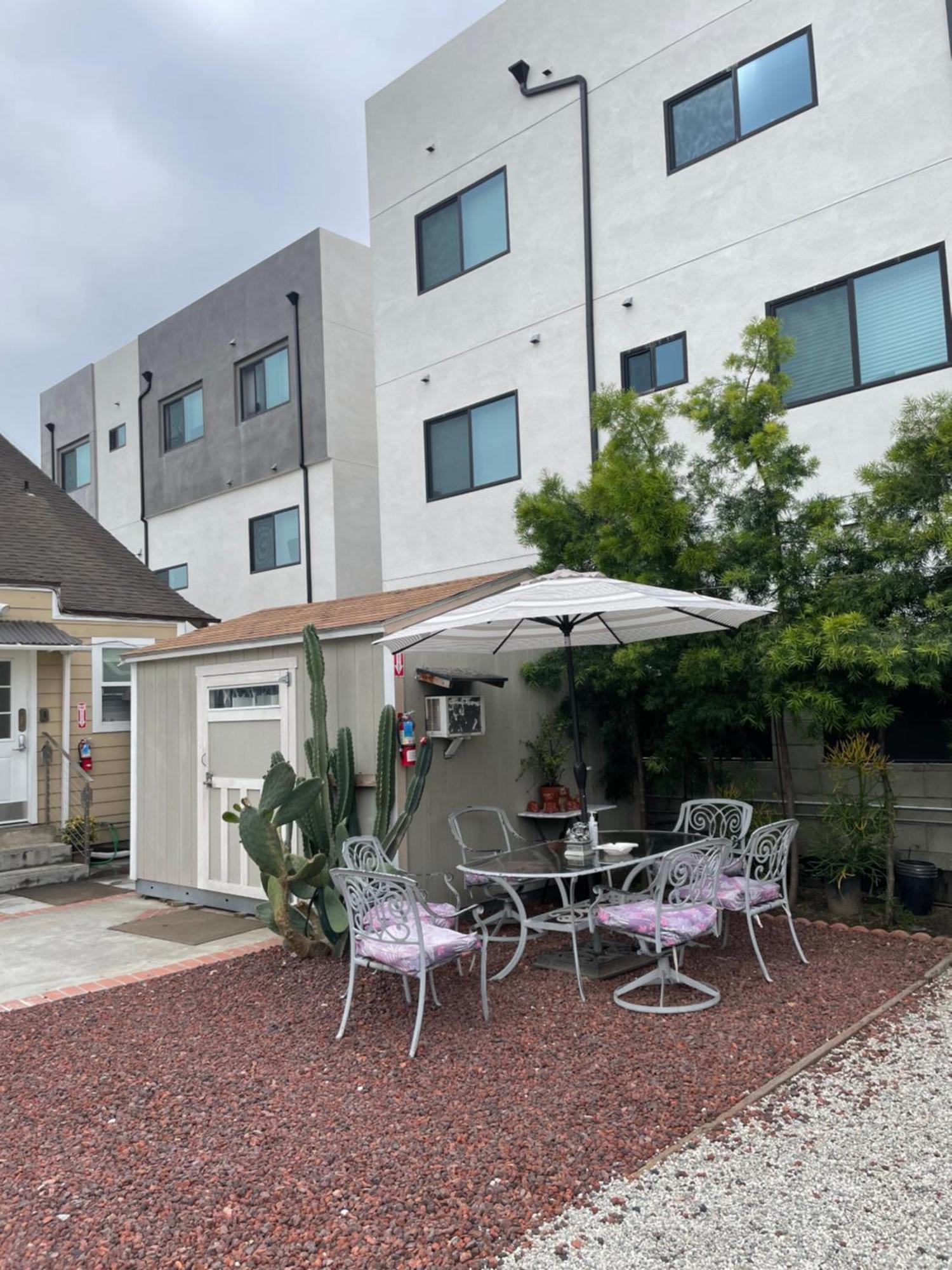 Small Private La Bedroom W Wifi - Private Fridge - Ac Near Usc - Exposition Park - Usc Memorial Coliseum - Banc Of California Bmo Stadium - Downtown Angeles Dtla - Of Southern California Usc!!! Habitación en casa particular